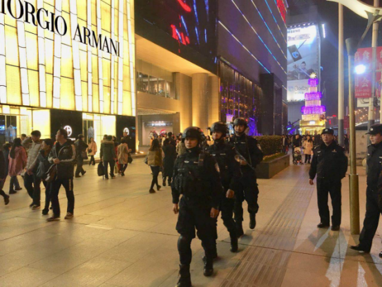 星際流動警務(wù)服務(wù)站上路巡邏 武漢元旦小長假警情下降428.png