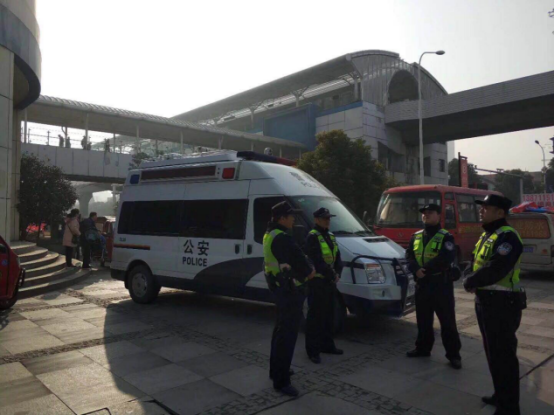 星際流動警務(wù)服務(wù)站上路巡邏 武漢元旦小長假警情下降4173.png