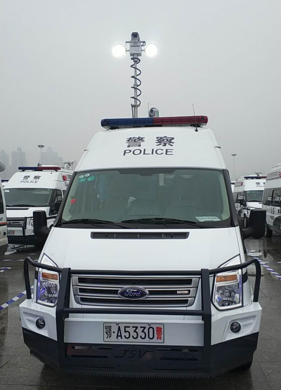 星際流動警務(wù)服務(wù)站上路巡邏 武漢元旦小長假警情下降4261.png