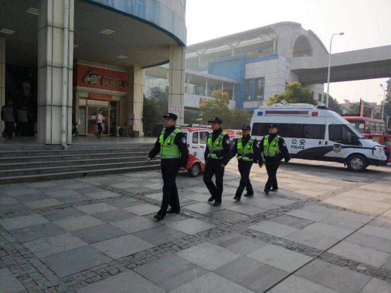 星際流動警務(wù)服務(wù)站上路巡邏 武漢元旦小長假警情下降4584.png