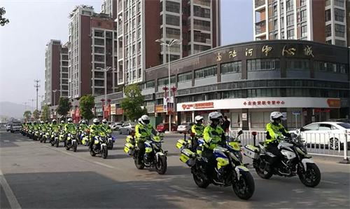 陸河交警鐵騎隊_看圖王.jpg